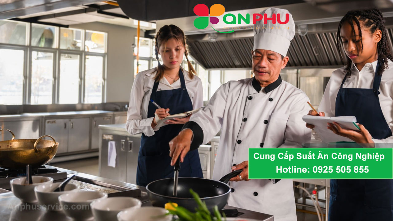 Suất ăn công nghiệp
